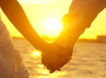 Τρίγωνο Αφροδίτης Κρόνου 13/5: Συναισθήματα με βάθος και ουσία για τα 12 ζώδια!