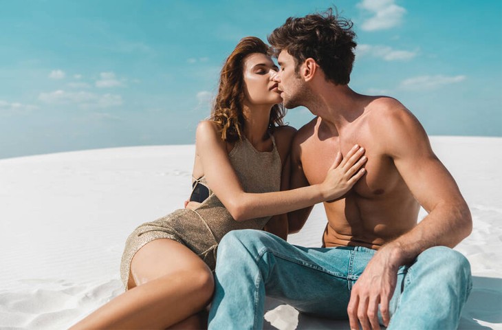 Λένε «αντίο» στην μοναξιά μέσα στον Ιούλιο! Αυτά είναι τα ζώδια που «βρίσκουν» το μεγάλο έρωτα