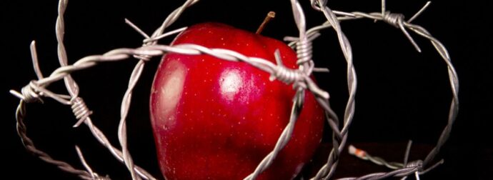 Τα 4 ζώδια που «κολλάνε» με κάποιον που δεν μπορούν να έχουν