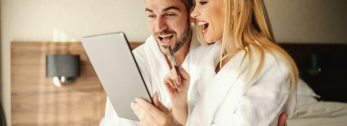 Από κολλητοί, εραστές; Άνετα γίνεται, με αυτά τα ζευγάρια ζωδίων