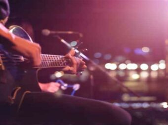 Ποιό τραγούδι ταιριάζει γάντι στα ζώδια, όταν… χωρίζουν!