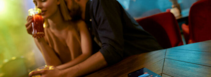 Οι γυναίκες του ζωδιακού που δέχονται να είναι η «άλλη» στη ζωή ενός άντρα