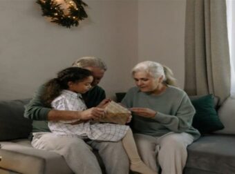 Τι είδους γιαγιά και παππούς θα γίνεις με βάση το ζώδιο σου