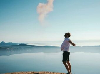 Ουρλιάξτε από χαρά: Τα 4 ζώδια που θα «ανθίσουν» με τον Δία στους Διδύμους έως τον Ιούνιο του 2025