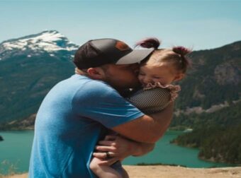 Ποιος θα γίνει ο μεγαλύτερος χαζομπαμπάς – Τι αποκαλύπτουν τα ζώδια