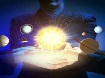 Ποσειδώνας, Ουρανός, Κρόνος και Δίας στον γενέθλιο χάρτη σου αποκαλύπτουν: Μήπως μπλοκάρεις μόνος σου τον έρωτα;