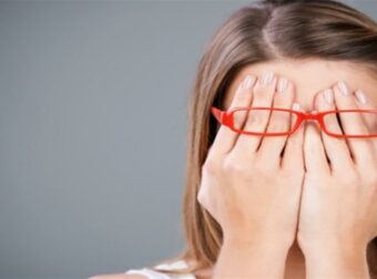«Κοκκινίζουν» με το παραμικρό: Αυτά είναι τα 5 πιο ντροπαλά ζώδια