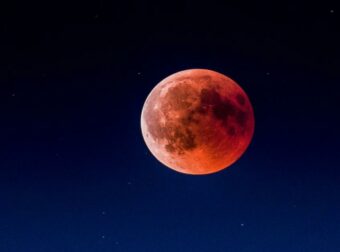 Ζώδια 28/3: Πλησιάζει η Ηλιακή Έκλειψη του 2025! Τι θα φέρει;