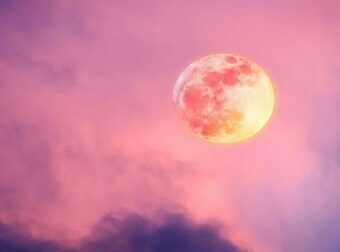 Πανσέληνος Απριλίου: Αυτά τα 4 ζώδια επηρεάζονται από το Ροζ Φεγγάρι