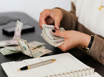 «Βροχή» από τύχη και χρήμα: Καταπληκτικά νέα για αυτά τα 3 Ζώδια, γίνονται πλούσια τους επόμενους μήνες