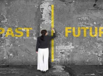 Ποια ζώδια κολλάνε στο παρελθόν και ποια προχωρούν μπροστά με αισιοδοξία;