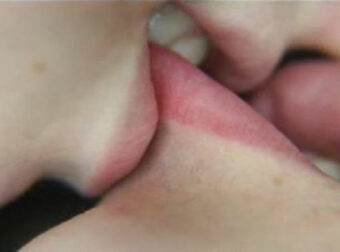 Ποια ΖΩΔΙΑ Φιλάνε Με Πάθος Και Ποια Όχι; Tι Σημαίνει Για Κάθε Ζώδιο Το ΦΙΛΙ!