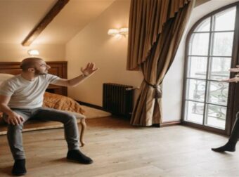 Τι είδους πρώην θα γίνεις, ανάλογα με το ζώδιο σου – Αυτό είναι το καψουροτράγουδο που σου ταιριάζει