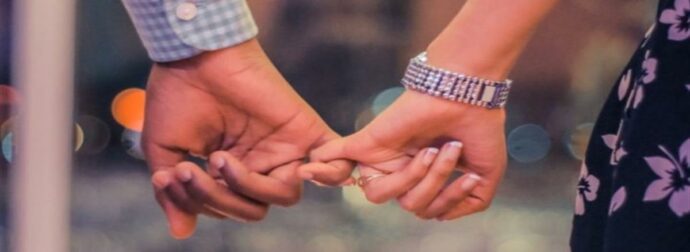 Δεν υπολογίζουν τίποτα: Τα 3 ζώδια που μόλις ερωτευτούν τα τινάζουν όλα στον αέρα