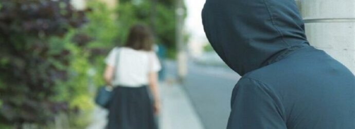 Οι «επιστήμονες» του stalking: Τα ζώδια που είναι πιθανότερο να σας παρακολουθούν μετά τον χωρισμό σας