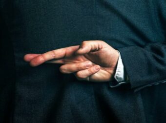 Μεγάλοι ψευταράδες: Αυτά τα ζώδια θα σε φλομώσουν στο ψέμα με ευκολία