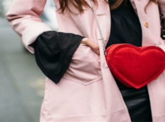 Τα 3 γυναικεία ζώδια που οι άντρες ερωτεύονται με την πρώτη ματιά