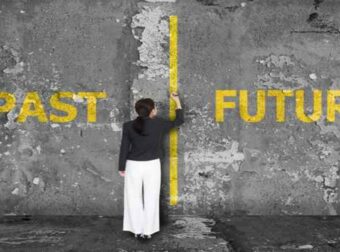 Ποια ζώδια κολλάνε στο παρελθόν και ποια προχωρούν μπροστά με αισιοδοξία;