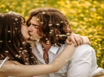 Ένα φιλάκι είναι λίγο, πολύ λίγο: Αυτά είναι τα 6 ζώδια που φιλάνε υπέροχα