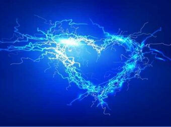 Κεραυνοβόλος έρωτας: Ποια ζώδια ερωτεύονται με την πρώτη ματιά;