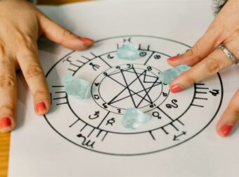 Ζώδια Σαββάτου 29/11 – Ο Ερμής επιστρέφει σε ορθή φορά στον Σκορπιό.