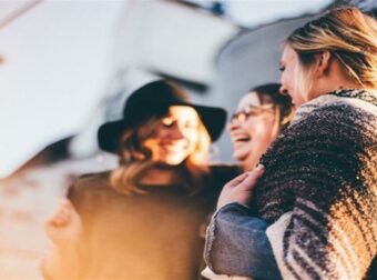 Γίνε φίλος τους γρήγορα: Τα 3 ζώδια που δίνουν τις καλύτερες συμβουλές