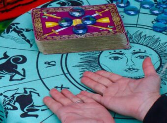 Ζώδια Πέμπτης 4/12: Η Σελήνη περνά στους Διδύμους