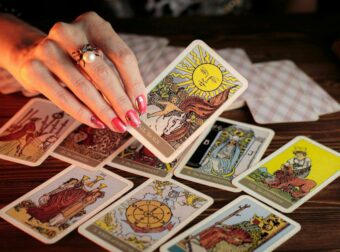 Τα 5 ζώδια που θα ευνοηθούν στα οικονομικά τους το 2026