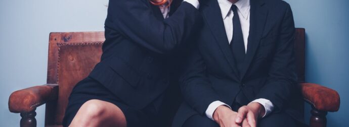 Τα ζώδια που ξέρουν πώς να επωφεληθούν στο έπακρο από τα κουτσομπολιά στο γραφείο