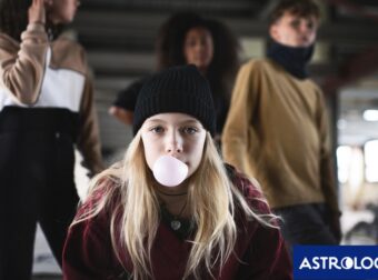 Τα ζώδια που, ως έφηβα, είναι ασυμμάζευτα