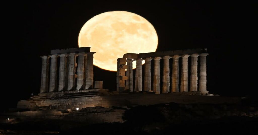 Πανσέληνος στον Ζυγό: Πως επηρεάζονται τα 12 ζώδια