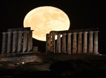 Πανσέληνος στον Ζυγό: Πως επηρεάζονται τα 12 ζώδια