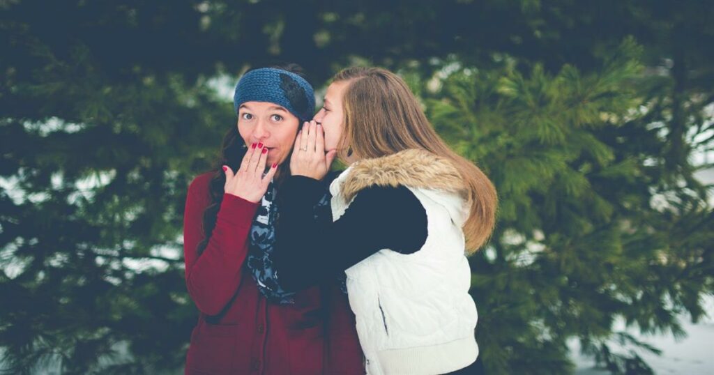 Σε αυτά τα 4 ζώδια δεν πρέπει να πεις ούτε ένα μυστικό – Είναι βασιλιάδες του κουτσομπολιού