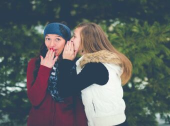 Σε αυτά τα 4 ζώδια δεν πρέπει να πεις ούτε ένα μυστικό – Είναι βασιλιάδες του κουτσομπολιού