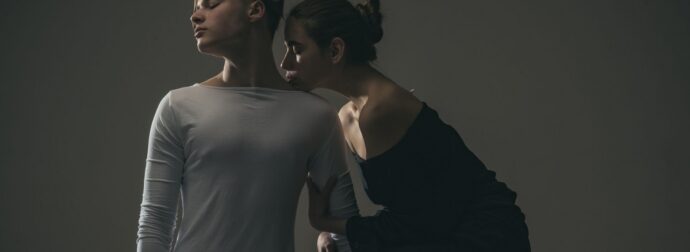 Ζυγός: Τι τον φοβίζει πραγματικά σε μια σχέση;