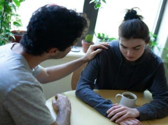 Ζώδια: Δεν μπορούν με τίποτα να χωρίσουν – Ποια λένε δύσκολα το «τέλος»;