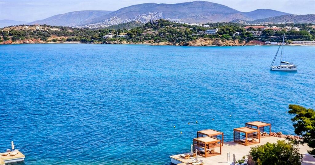 Καιρός 22/6: Καλοκαιρινό σκηνικό με 36άρια, αλλά και τοπικές καταιγίδες – Πού θα χρειαστεί ομπρέλα